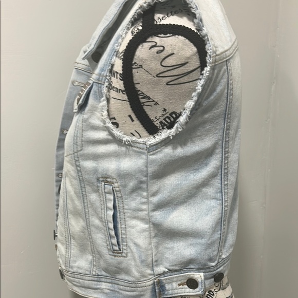 Jessica Simpson Light Wash Cropped Denim Vest Size XS - Picture 8 of 12